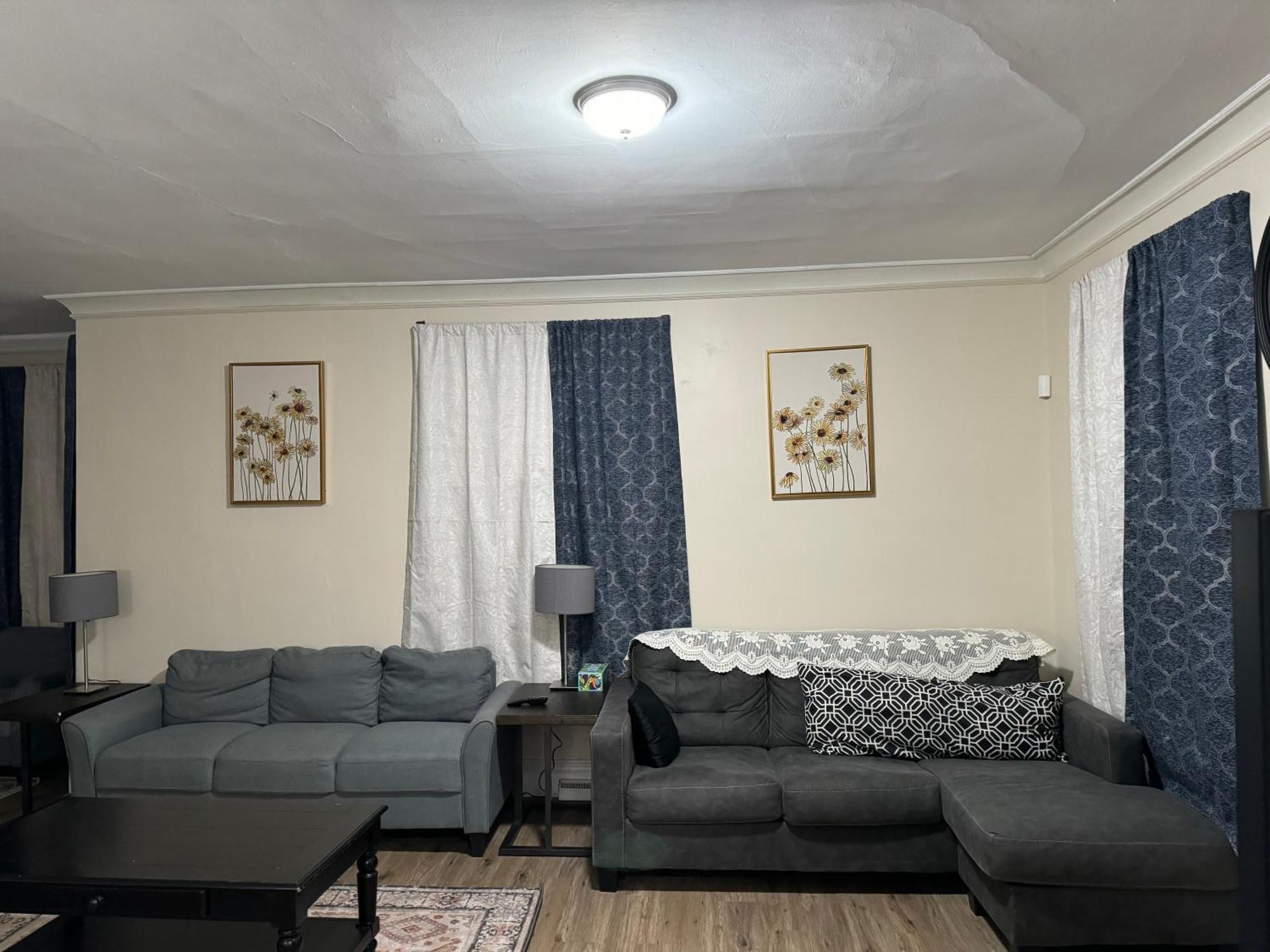 Comfy Getaway, 5 Bed, Sleeps 9, Walk To Falls! Niagara Falls Kültér fotó